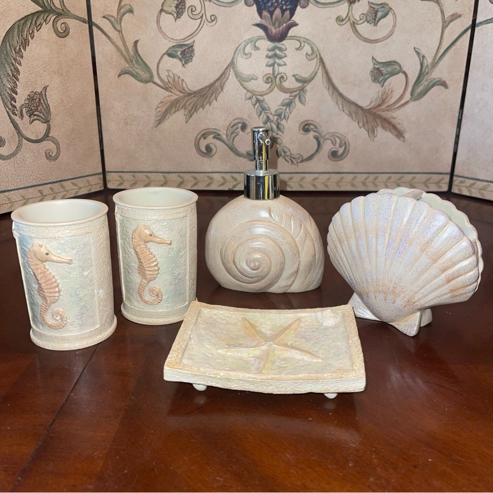 OCEAN SEAHORSE SHELLS BATHROOM SOAP DISH, LOTION PUMP, TOOTHBRUSH HOLDER +2 CUPS